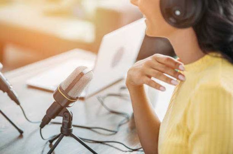 Giọng nói là yêu cầu bắt buộc của một phát thanh viên radio online